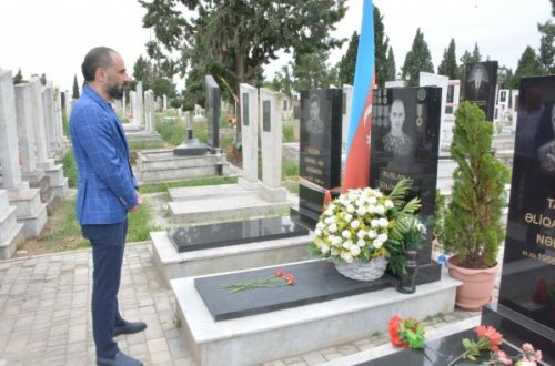 Elşən Gəncəvi Gəncə şəhəri Şəhidlər Xiyabanını ziyarət etdi – FOTOLAR