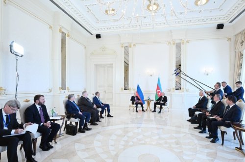 İlham Əliyev və Vladimir Putinin geniş tərkibdə görüşü keçirilir