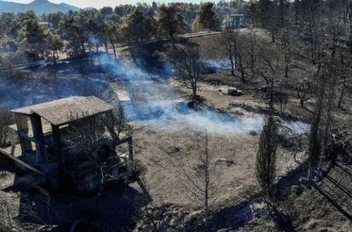 Yunanıstanda baş verən yanğında 146 ev yararsız hala düşüb
