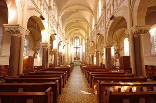 Ukraynada Rusiyaya bağlı kilsələrin fəaliyyəti qadağan edilib