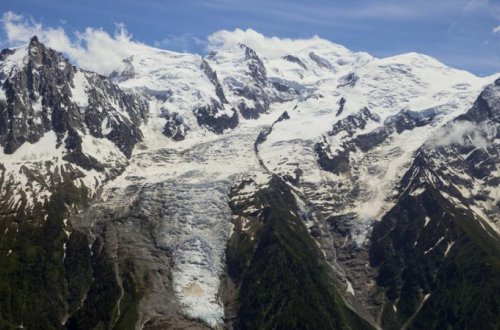 Fransada dağa qalxan iki alpinist faciəvi şəkildə öldü