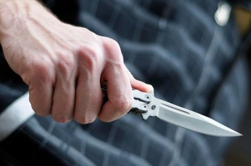 Ermənistanın Müdafiə Nazirliyinin qulluqçusu bıçaqlanıb