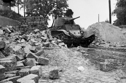 SSRİ kəşfiyyatı: London və Paris 1940-cı ildə Moskvaya hücum etmək istəyirdilər