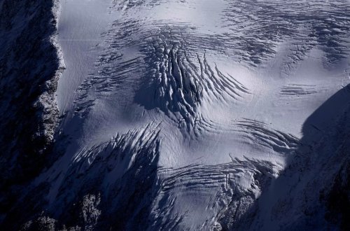 İslandiyada buz mağarasının çökməsi nəticəsndə 1 nəfər öldü