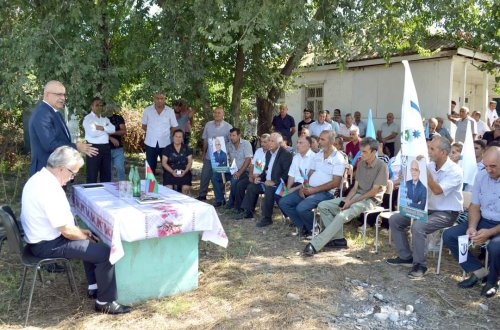 Elçin Mirzəbəyli Muradlı və Ərəbsarvan kəndlərində seçicilərlə görüşüb