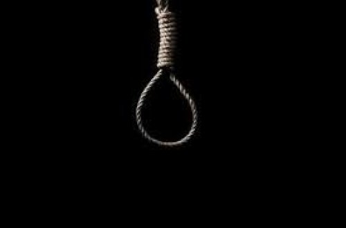 Ağdaşda DƏHŞƏT: Qəbiristanlıqda özünü asdı