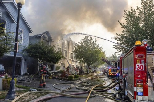 ABŞ-da təyyarə evlərin olduğu əraziyə düşüb, ölənlər və yaralılar var