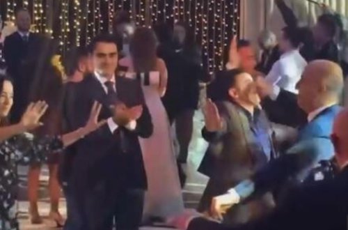 Toyda kişi Şəbnəmə HÜCUM ÇƏKDİ - Müğənni mikrafonu atdı, ARA QARIŞDI + VİDEO