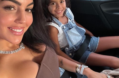 Ronaldu ailəsi ilə belə dincəlir - FOTO