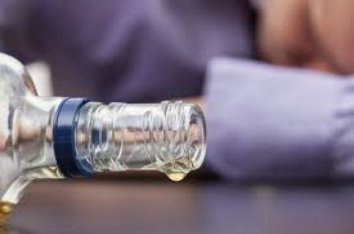 Abşeronda 34 yaşlı kişi sirkə içərək intihar edib