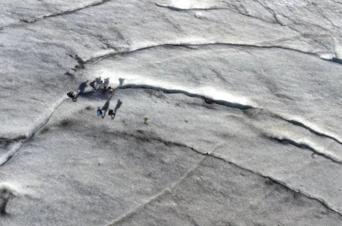 İki alpinist Alp dağlarının zirvəsinə qalxarkən yıxılaraq ölüb