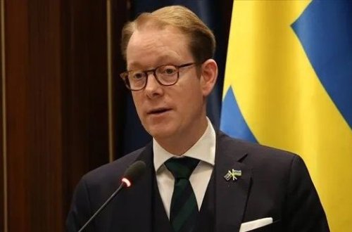 İsveç xarici işlər naziri Billström istefa verəcəyini və siyasəti tərk edəcəyini açıqlayıb