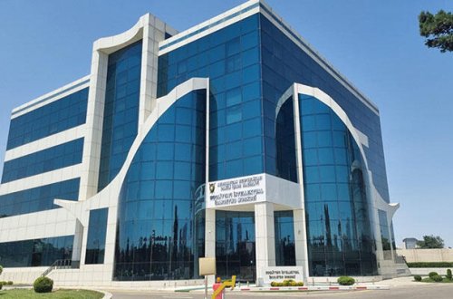 Məktəb və univeristetlərin qarşısında maşın saxlayanlar cərimələnəcək