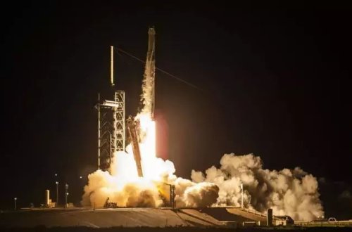 SpaceX raketi buraxılıb