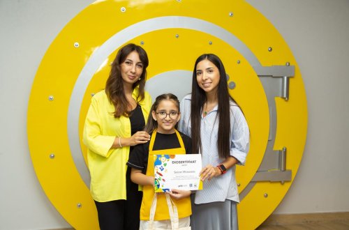 Yelo Bank провел мероприятие для детей в честь возвращения в школу