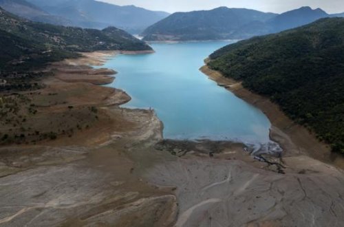 Yunanıstanda quraqlıq səbəbindən bənd suyunun səviyyəsi aşağı düşüb