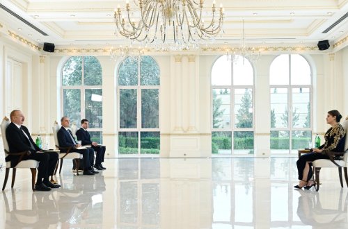 İlham Əliyev Əlcəzairin Azərbaycanda yeni səfirinin etimadnaməsini qəbul edib