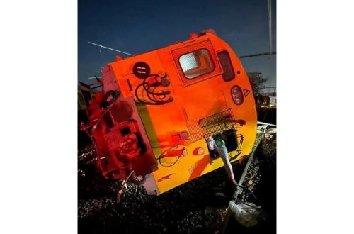 Cənubi Afrikada qatar relsdən çıxıb: 25 nəfər xəsarət alıb