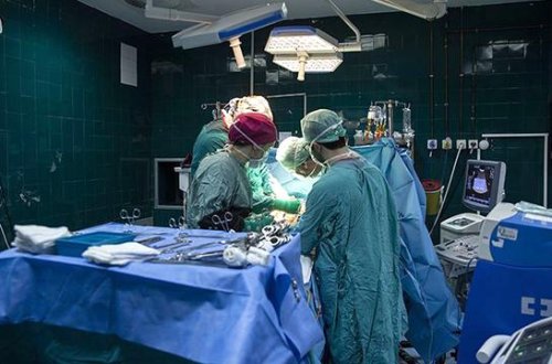 Dalağı yerinə səhvən qaraciyəri çıxarılan xəstə dünyasını dəyişib