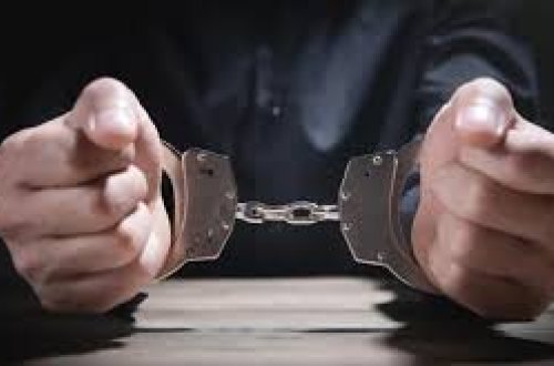 Balta ilə əmisinin ailəsini qanına qəltan edən şəxsə HÖKM OXUNDU