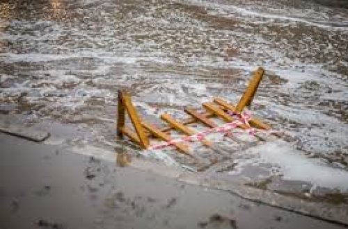 Yaponiya 130 mindən çox insanın təxliyə edildiyini açıqlayıb