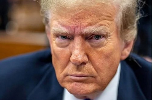 Tramp iki sui-qəsd cəhdindən sağ çıxdı