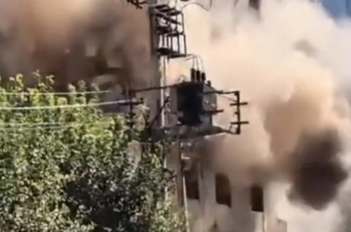 7 mərtəbəli bina söküntü zamanı uçdu