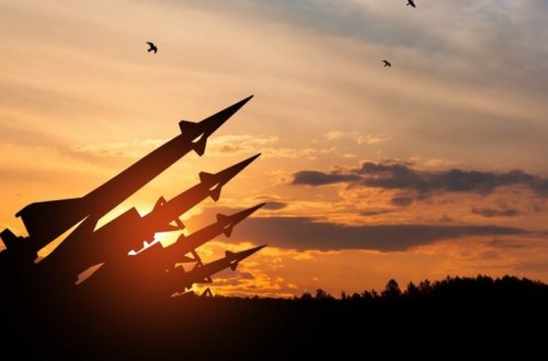 İsrailin hərbi obyektlərinə raket zərbələri endirilib