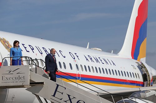 Paşinyan Fransaya getdi