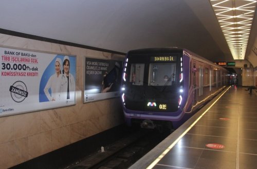 Bakı metrosunda qatar yoluna düşən sərnişin vəfat edib