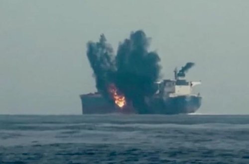 Husilər Britaniyanın neft tankerini vurub