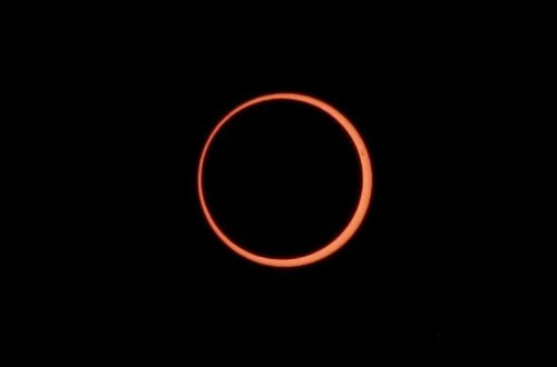 Günəş tutulması ilə Cənubi Amerikada od halqası