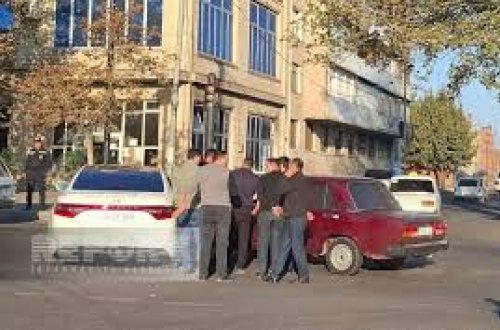 Gəncədə üç minik avtomobili toqquşub