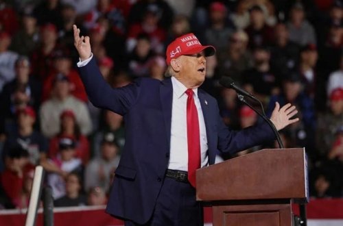 Tramp İsraili dəstəkləyən məşhur pravoslav yəhudi ravvininin məzarını ziyarət edib