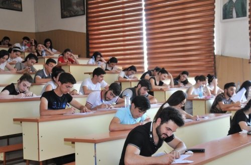 Tələbələrə şad xəbər - Bu ixtisaslar 4 ildən 3 ilə endirilir