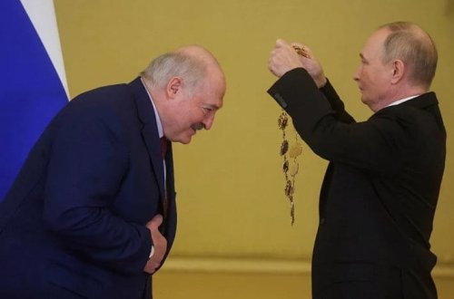 Putin Lukaşenkonu Müqəddəs Andrey ordeni ilə təltif edib