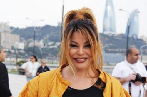 Kazımovanın bu geyimi 1300 manatdır - FOTOlar