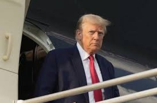 Tramp İrandan gələn təhlükəyə görə hərbi təyyarə tələb edir