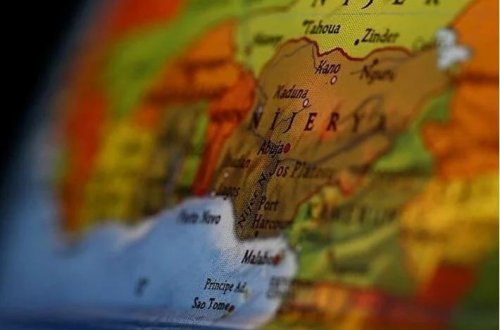 Nigeriyada yanacaq tankeri partlayıb