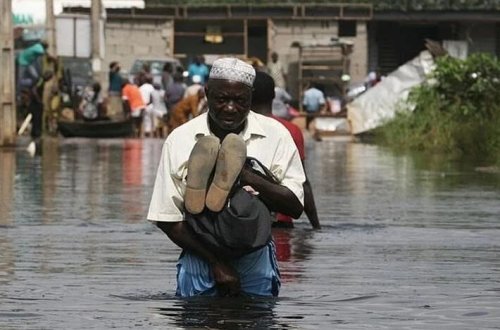 Nigeriyada daşqın fəlakəti: 2 milyondan çox insan evlərindən didərgin düşüb 