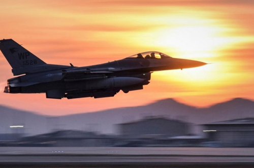 ABŞ qüvvələri Yəməndə husilərə məxsus silah anbarlarına zərbələr endirib