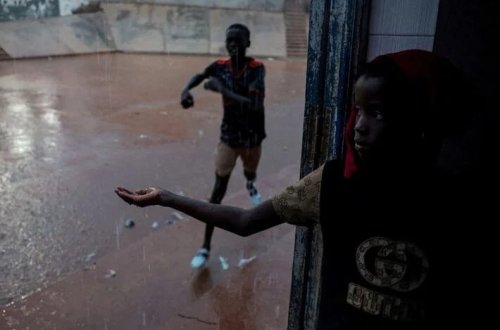 Mərkəzi və Qərbi Afrikada daşqınlar: 10 milyon uşaq məktəbə gedə bilmir