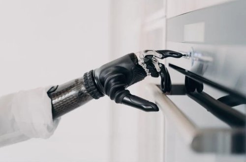 Texnologiyada inqilab: Protez əllər düşüncənin gücü ilə hərəkətə gətirildi! 