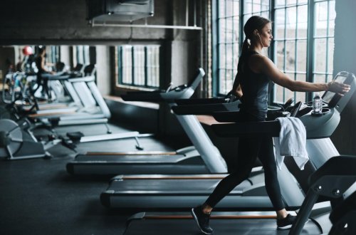 Bakıda tanınmış fitnes zalının müəllimi bıçaqlandı - YENİLƏNİB