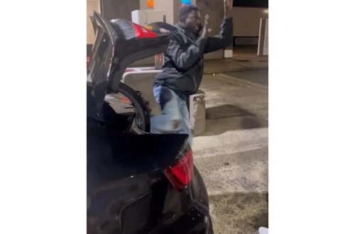 Tətildən qayıdan adam maşınının yük hissəsini açanda həyatının şokunu yaşadı!