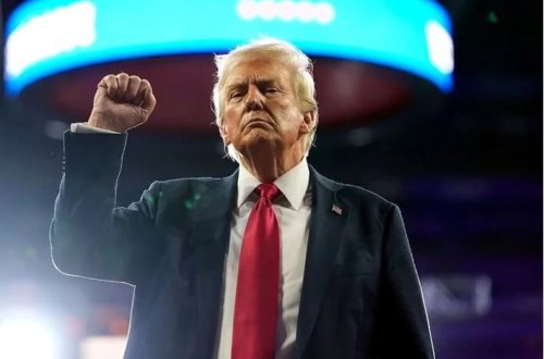 Tramp: Mənə Hitlerinki kimi sadiq generallar lazımdır