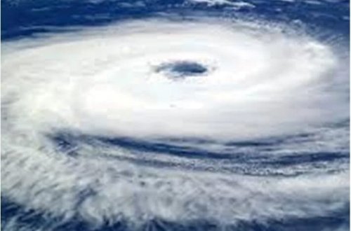 Hindistanda tropik fırtına: 300 min insan təxliyə edilib