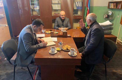 Elçin Mirzəbəyli Ağsuda və rayonun Bozavand kəndində sakinlərlə görüşüb
