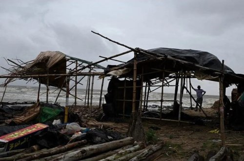 Hindistanda Dana qasırğası: 4 nəfər ölüb 