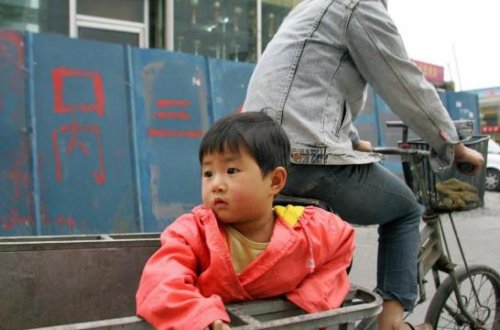 Doğum nisbətinin kəskin azalması: Çində minlərlə uşaq bağçası bağlanır 